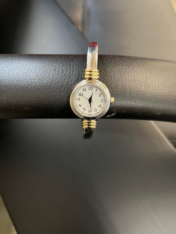 Vintage Accutime Women's Silver & Gold Tone Quartz Watch WWWCCLBA08 - Refurbished