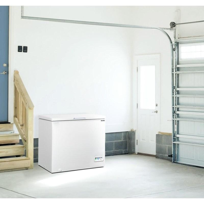 Danby 7 cu Convertible Chest Freezer DCF070A5WCDB - Scratch and Dent