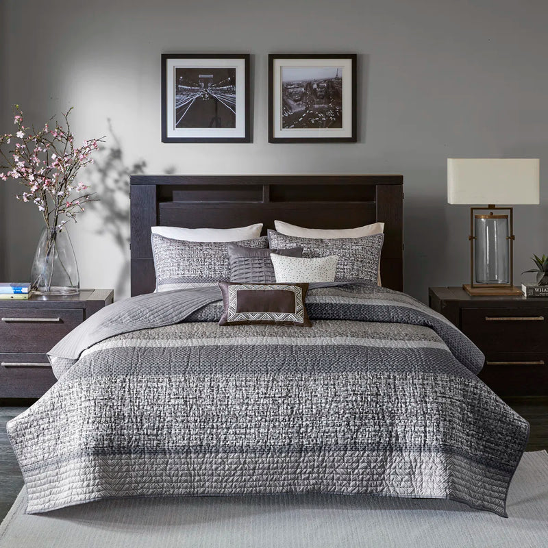 Madison Park Rhapsody 6 Piece Full/Queen Reversible Jacquard Quilt Set with Throw Pillows in Grey C007104395 - Refurbished