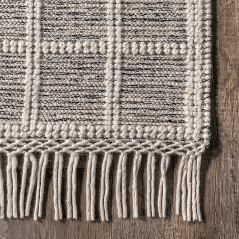 Nuloom 4' x 6' Huia Casual Striped Wool Blend Tassel Area Rug TXNC02A-406 - Pre-Loved