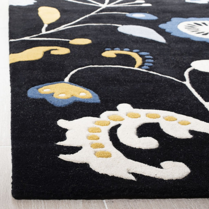 Safavieh 7'6 x 9'6 Soho Plush Pile Rug SOH772C - Like New